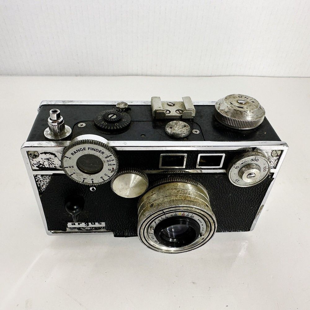 ARGUS C CAMERA~ " THE BRICK "#5289C +Two C2 & Two C3s Parts Or Display..FIVE 4-1 - Picture 2 of 6